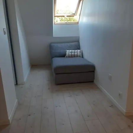 La Maison Bord De *